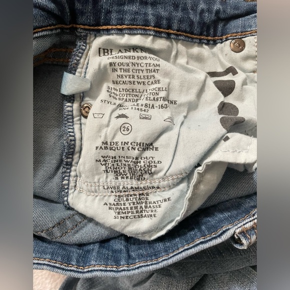 BLANKNYC Ripped Jeans - Picture 4 of 5